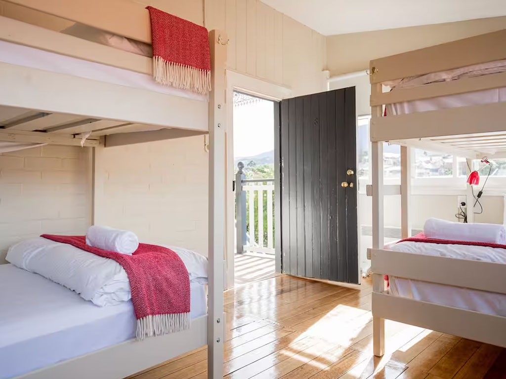 mixed-bunk-room-hostel-hobart-